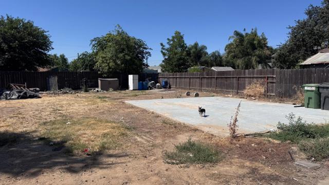 1720 River Road, Modesto CA: https://media.crmls.org/mediaz/114658d8-ab2d-498c-8b0a-27d55b74073d.jpg