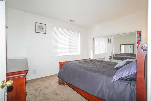 5018 Southport Ct, Antioch CA: https://media.crmls.org/mediaz/114748f9-2c33-4ac3-b5f7-4ca796bc5f25.jpg