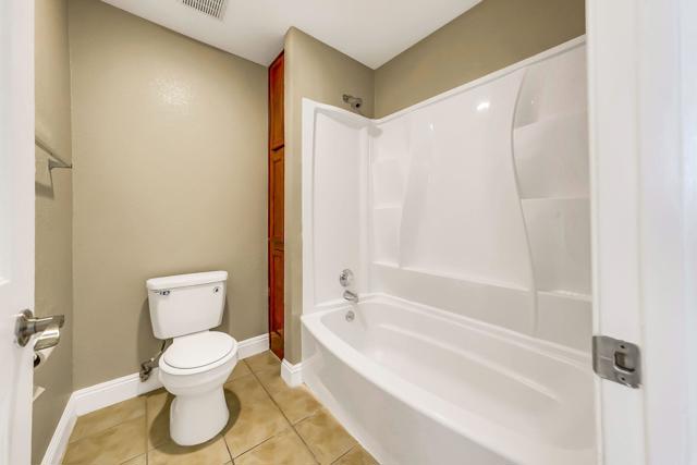 Image 21 of 35 For 78650 Avenue 42  102