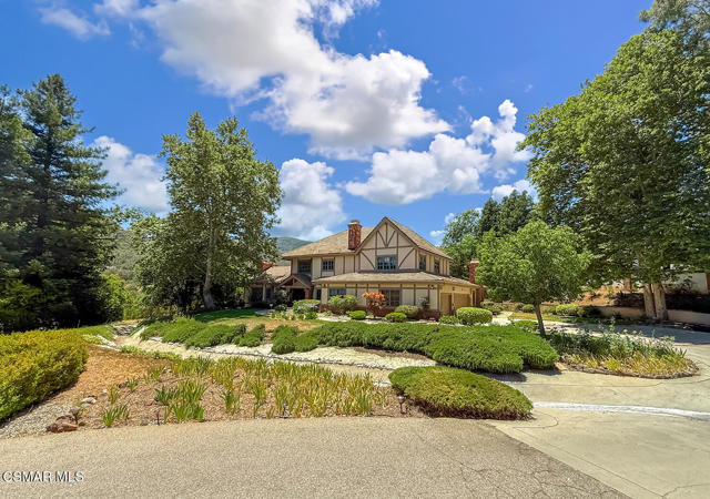 2317 Sierra Creek Road, Agoura Hills CA: https://media.crmls.org/mediaz/1147af1d-480a-4dc6-9014-13c771bd9937.jpg