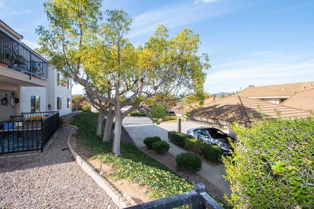 17453 Plaza Cerado, San Diego CA: https://media.crmls.org/mediaz/1148e3e1-f5f8-49f0-9adb-f74579fe095c.jpg