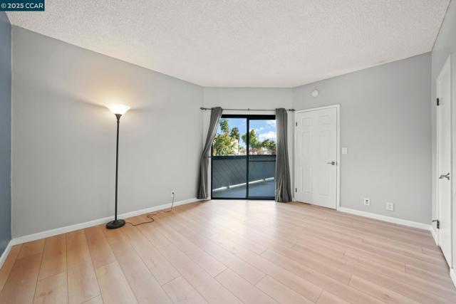 Image 16 of 25 For 25930 Kay Ave  201