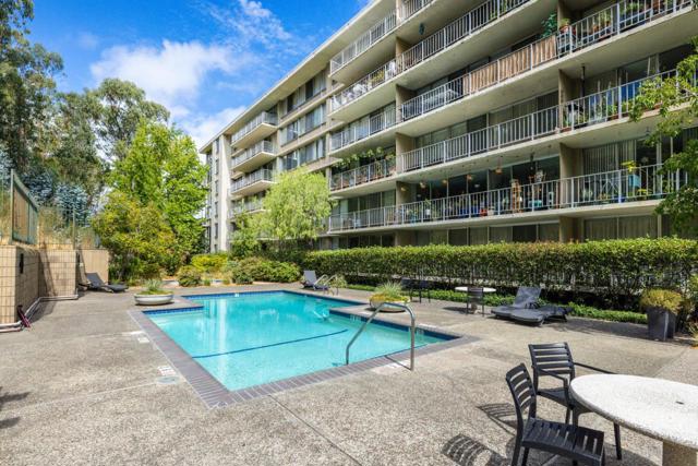 400 Davey Glen Road, Belmont CA: https://media.crmls.org/mediaz/114a52fd-104c-4d2f-b210-cec4f2b24108.jpg