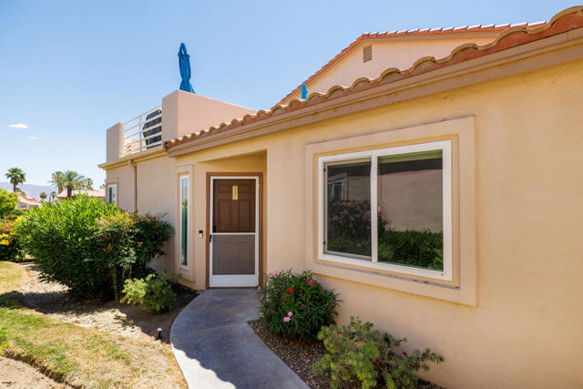 78337 Scarlet Court, La Quinta CA: https://media.crmls.org/mediaz/114a569e-c6e3-4e2b-9dcc-4b7e344e716c.jpg