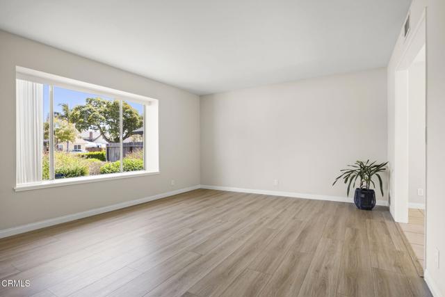 71 Mount Whitney Court, Ventura CA: https://media.crmls.org/mediaz/114b2172-cde2-4e25-b357-015d86beb1ab.jpg