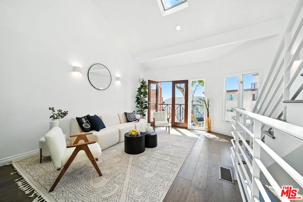 2454 4th Street #4