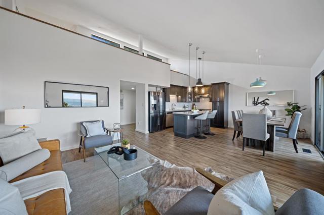 647 Stonegate Drive, South San Francisco CA: https://media.crmls.org/mediaz/114c6bfa-951b-49dc-9b7d-8e54afbe9fe6.jpg