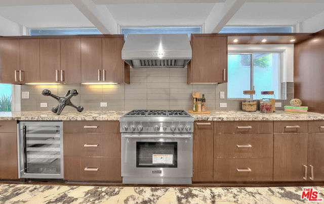 3804 Duray Place, Los Angeles CA: https://media.crmls.org/mediaz/114d610e-3828-41f1-9e39-73d05cfa76f6.jpg