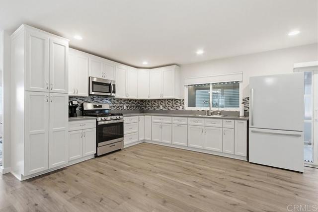 Detail Gallery Image 8 of 59 For 200 N El Camino Real #46,  Oceanside,  CA 92058 - 2 Beds | 2 Baths