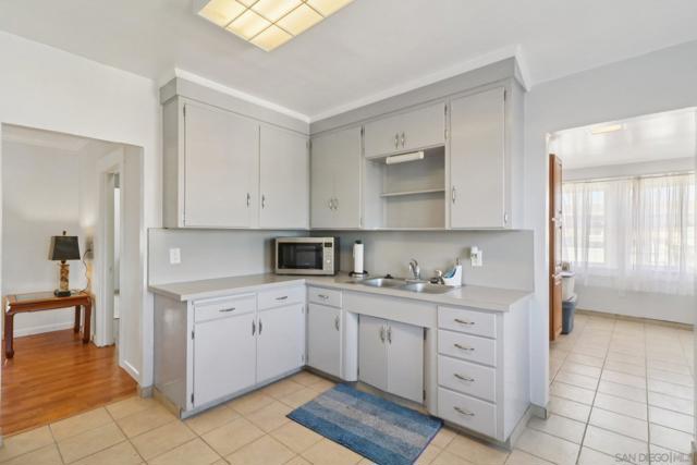 3509 11 32nd st, San Diego CA: https://media.crmls.org/mediaz/114dbaeb-fc92-4640-963a-834cf6297e8b.jpg