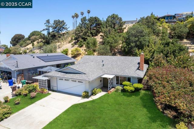 1566 Mann Dr, Pinole CA: https://media.crmls.org/mediaz/114fa52e-180e-4129-b173-3bae17be9508.jpg