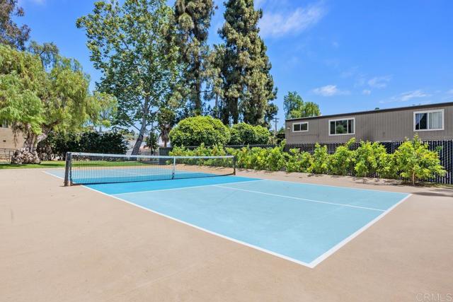 731 Valley Avenue, Solana Beach CA: https://media.crmls.org/mediaz/114fd621-a490-493c-ac7a-c2ac811086ee.jpg