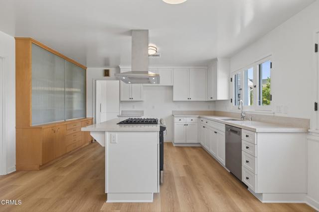 181 197 Klamath Street, Ventura CA: https://media.crmls.org/mediaz/114fe3f8-9663-47dc-9b3d-36040e6fcd67.jpg