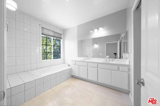 5848 W Olympic Boulevard, Los Angeles CA: https://media.crmls.org/mediaz/114fef73-82a9-4cb6-8627-ea60d3cb2f53.jpg