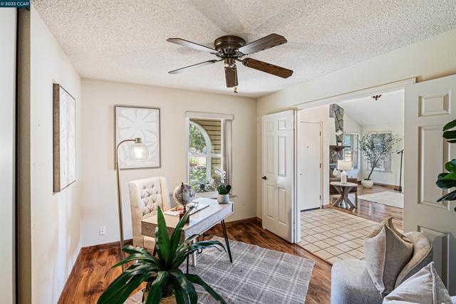 5200 Myrtle Dr, Concord CA: https://media.crmls.org/mediaz/11504acf-e1b6-4acc-8294-e0c29a5496f8.jpg