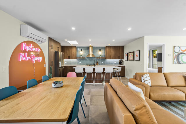 130 W Racquet Club Road #308, Palm Springs, CA 92262