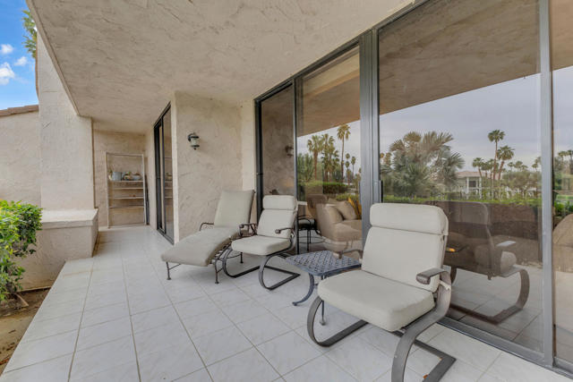 910 Island Drive #112, Rancho Mirage, CA 92270