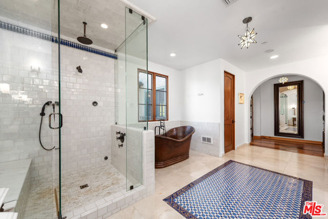 5850 Lapworth Drive, Agoura Hills CA: https://media.crmls.org/mediaz/11515336-1cbc-4957-8904-7e970f635fb1.jpg