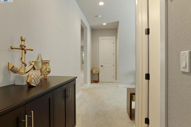 2595 Garden Farms Ave, Lathrop CA: https://media.crmls.org/mediaz/1151ba39-34ac-4746-99f4-85d2e9c2b4a5.jpg