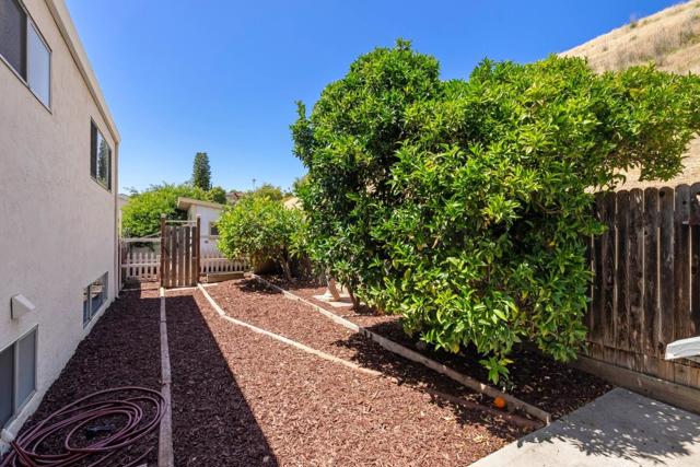 423 Riviera Drive, Union City CA: https://media.crmls.org/mediaz/1152205a-e29b-48f2-918d-2335c4832f6b.jpg