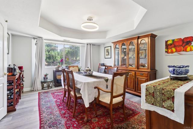 9704 Indian Creek Way, Escondido CA: https://media.crmls.org/mediaz/1152f157-85fa-41bd-ad81-4c00e3056bed.jpg