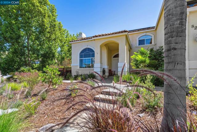 Image 3 of 41 For 820 Foxtail Ct