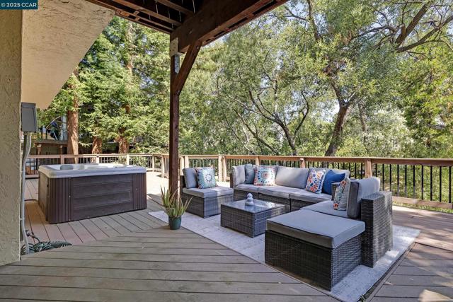 14 Saint Louis Ln, Pleasant Hill CA: https://media.crmls.org/mediaz/115397ea-d042-411e-8ed2-a8bfd1c6702d.jpg