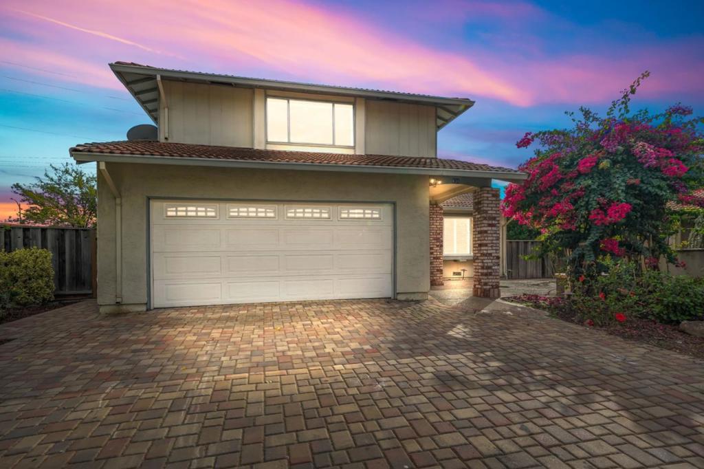 638 Lyonburry Place