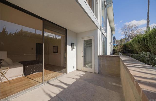 Detail Gallery Image 11 of 26 For 424 Stratford Ct #B11,  Del Mar,  CA 92014 - 2 Beds | 2 Baths