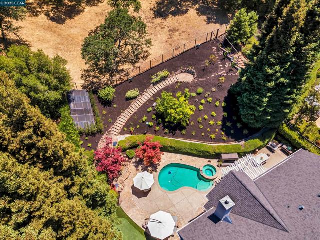 529 Justin Morgan Dr, Alamo CA: https://media.crmls.org/mediaz/11545ea3-6f5f-49bb-b467-a34f6ed37ca3.jpg