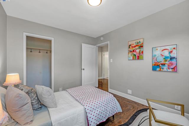 297 Lorraine Blvd, San Leandro CA: https://media.crmls.org/mediaz/115460a9-0278-49eb-8df9-fa18d29ed68c.jpg