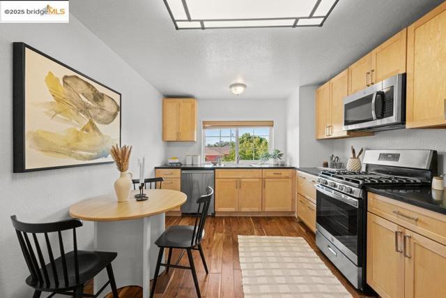 Image 16 of 47 For 9285 D St  