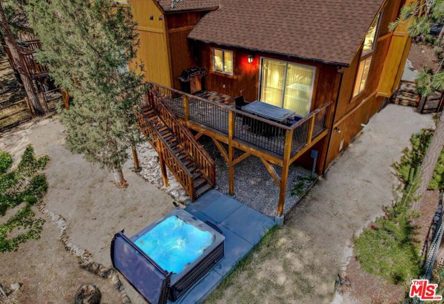 919 Mcalister Road, Big Bear City CA: https://media.crmls.org/mediaz/1155e80a-a0da-4435-af62-4cb235587484.jpg