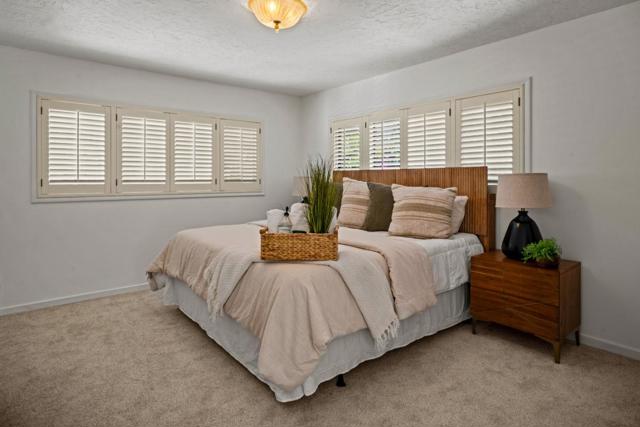 30 Santa Ana Drive, Salinas CA: https://media.crmls.org/mediaz/1156436c-7add-42e0-a4ed-6dd99c5c5057.jpg