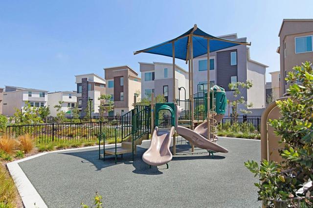 Detail Gallery Image 29 of 34 For 2080 Tango Loop #1,  Chula Vista,  CA 91915 - 4 Beds | 2/1 Baths