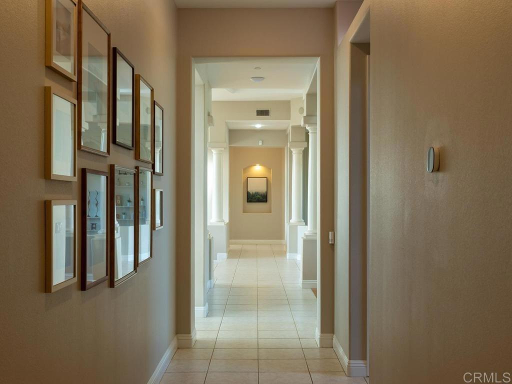 https://media.crmls.org/mediaz/1156e3d2-cf0f-4b70-8df9-a265e9328bed.jpg?preset=X-Large