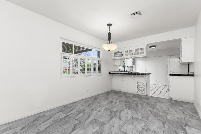 2601 Groton Place, Escondido CA: https://media.crmls.org/mediaz/11570feb-cedc-45cd-9bf5-e51a3dba9204.jpg