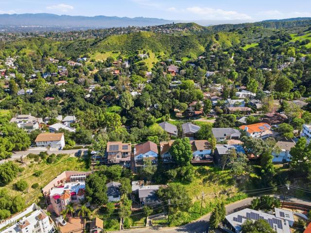 Detail Gallery Image 12 of 48 For 4304 Saltillo St, Los Angeles,  CA 91364 - 2 Beds | 2 Baths