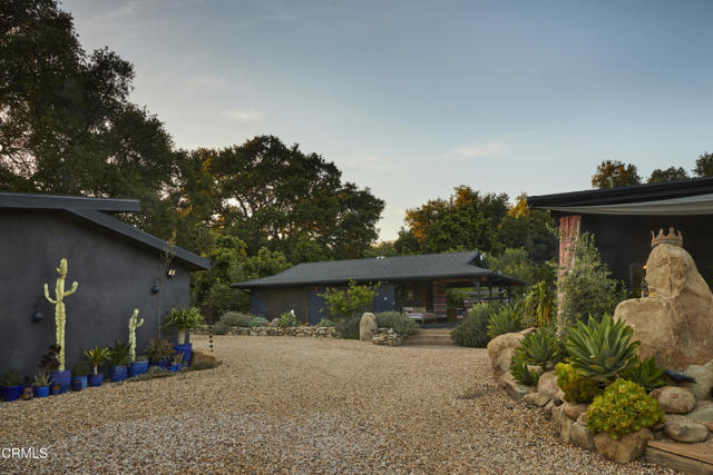 12293 Topa Lane, Santa Paula CA: https://media.crmls.org/mediaz/11584770-695c-406f-bb66-32797f312ae3.jpg