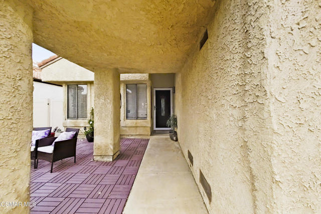 2228 Oak Haven Avenue, Simi Valley CA: https://media.crmls.org/mediaz/1158fe65-d42a-4b4f-918f-31aaa14f0bf0.jpg