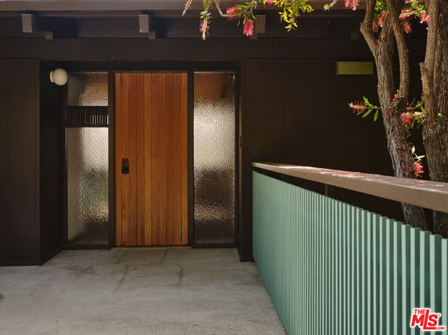 2052 Mayview Drive, Los Angeles CA: https://media.crmls.org/mediaz/115955f0-f25e-4f47-8f33-5f6ebe3eb808.jpg