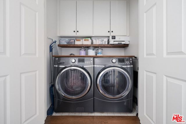 1121 Princeton Street, Santa Monica CA: https://media.crmls.org/mediaz/115978a9-d48d-4820-8d32-29880c394ec2.jpg