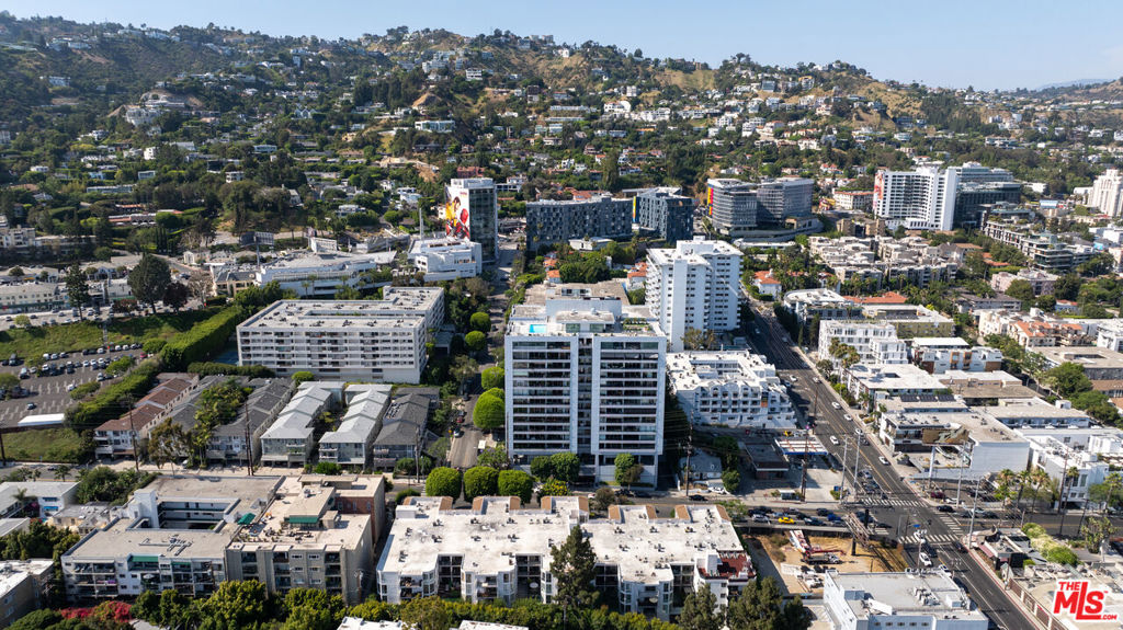 https://media.crmls.org/mediaz/1159ad96-a2c5-4be7-a579-988c1088babe.jpg?preset=X-Large