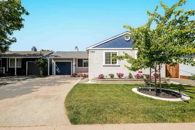 17303 Via Andeta, San Lorenzo CA: https://media.crmls.org/mediaz/1159b2a1-e5f9-4231-8f69-7d3f6cca2961.jpg