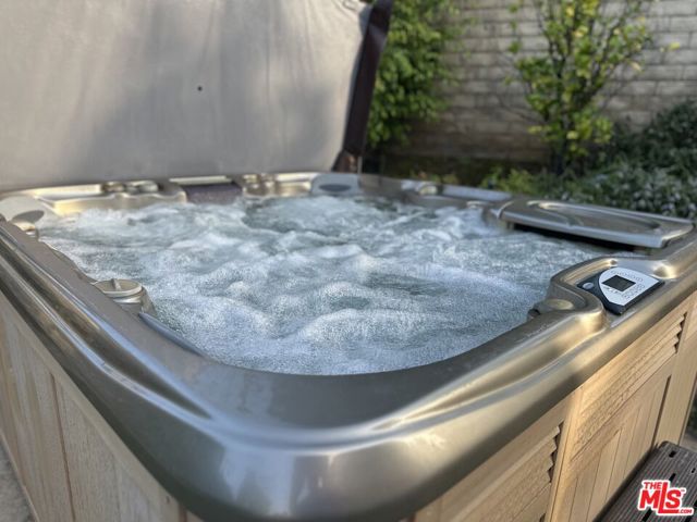 5338 Via Dolores, Newbury Park CA: https://media.crmls.org/mediaz/1159c092-1528-448f-9704-a93c016525ee.jpg