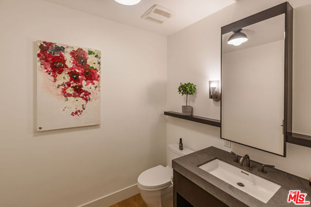 10777 Wilshire Boulevard, Los Angeles CA: https://media.crmls.org/mediaz/115a9f24-ca18-4f1d-94ab-89b8c2f057fa.jpg