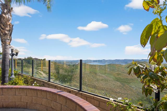 Image 57 of 73 For 18410 Lakepointe Dr