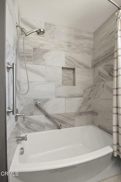 122 Taft Avenue, Ventura CA: https://media.crmls.org/mediaz/115b5526-0490-4188-b8b7-c3d89b9aac9f.jpg