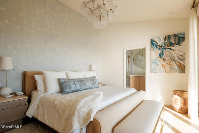 6813 Seawatch Lane, Malibu CA: https://media.crmls.org/mediaz/115b8546-8b87-41e9-bb5b-31e9cabb3f37.jpg