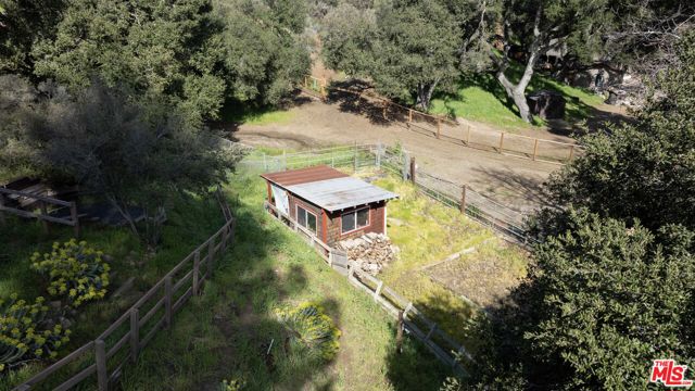 886 Camino Colibri, Calabasas CA: https://media.crmls.org/mediaz/115b985f-b04f-4e1a-bfe9-0d6e38ed9e19.jpg